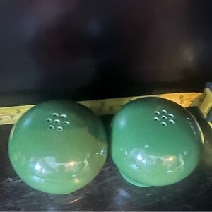🐳 Vintage Green S&P Shakers